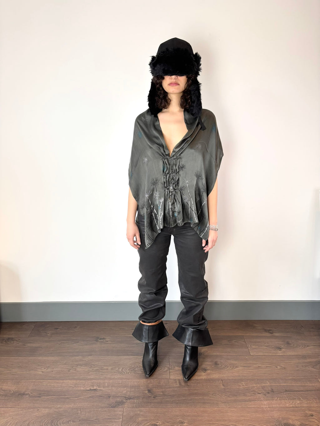 SCARVE THE ENEMY TOP